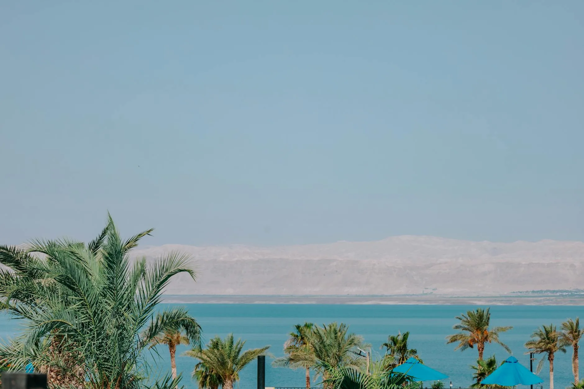️ La côte jordanienne vs. la côte israélienne